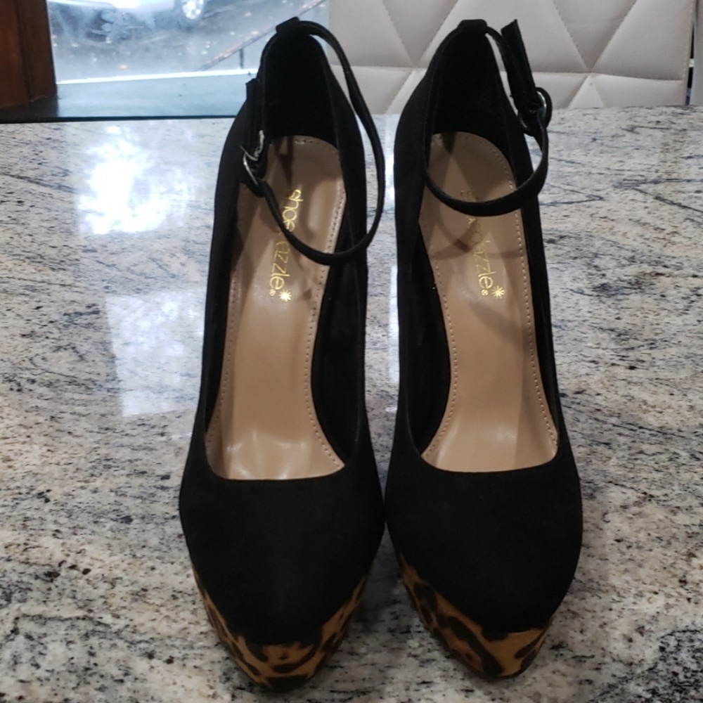 Black, Red and Tiger skin shoes - Picture 3 of 5